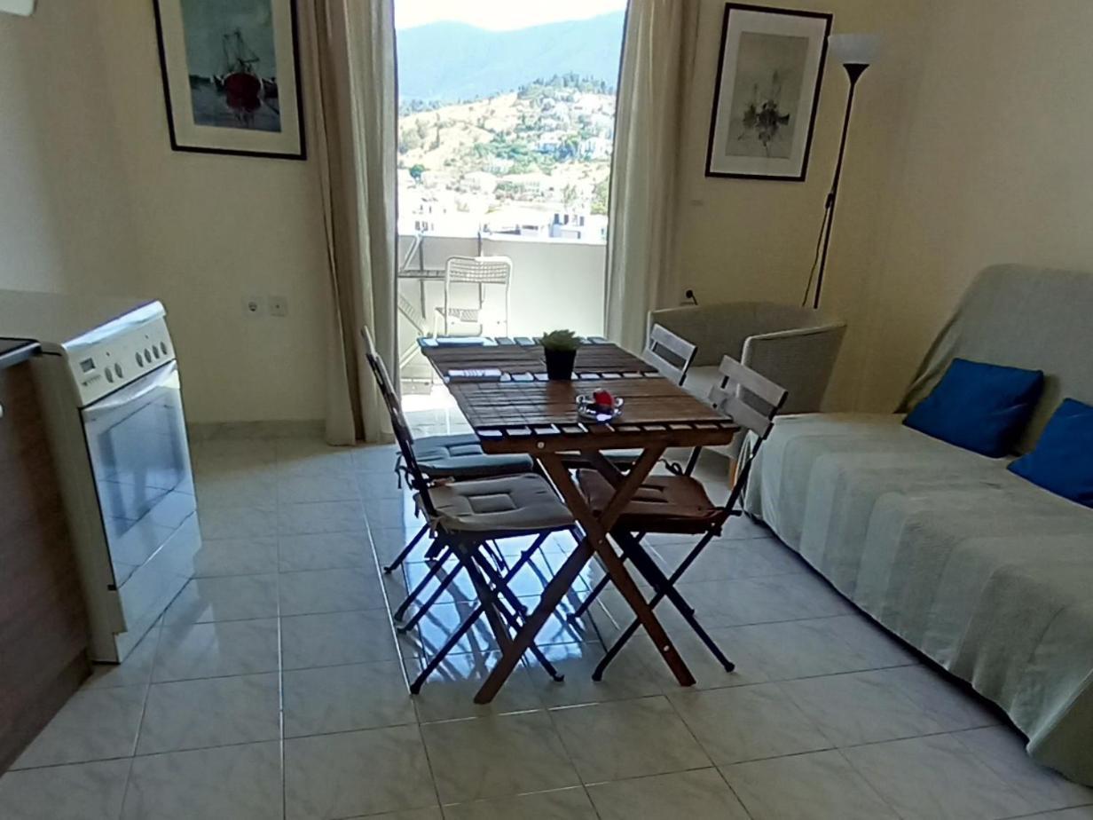 Forest & Sea Apartment Poros Town Екстер'єр фото